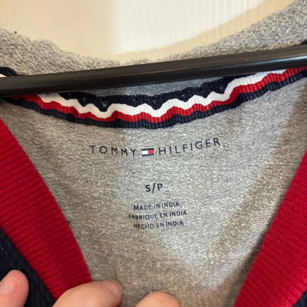 Tommy Hilfiger Gray Cropped Varsity Hoodie W Elastic Waistband Womans Size Small - Picture 4 of 6